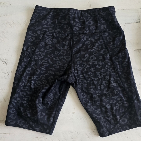 Running Bare Black and Gray Shorts w/pockets - Picture 2 of 6